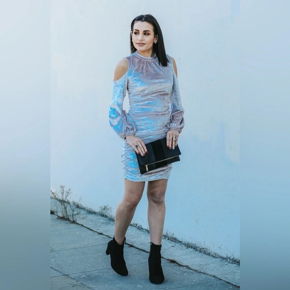 Express Light Blush Pink Crushed Velvet Cold Shoulder Dress Size XS - Picture 10 of 10